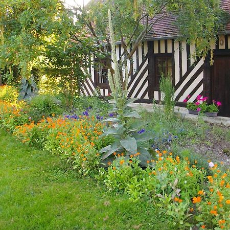 La Baronnie Bed & Breakfast Vieux-Pont Bagian luar foto