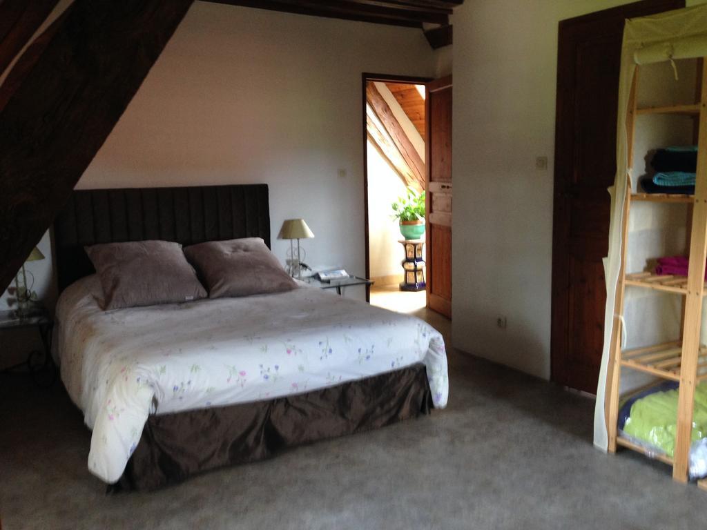 La Baronnie Bed & Breakfast Vieux-Pont Ruang foto
