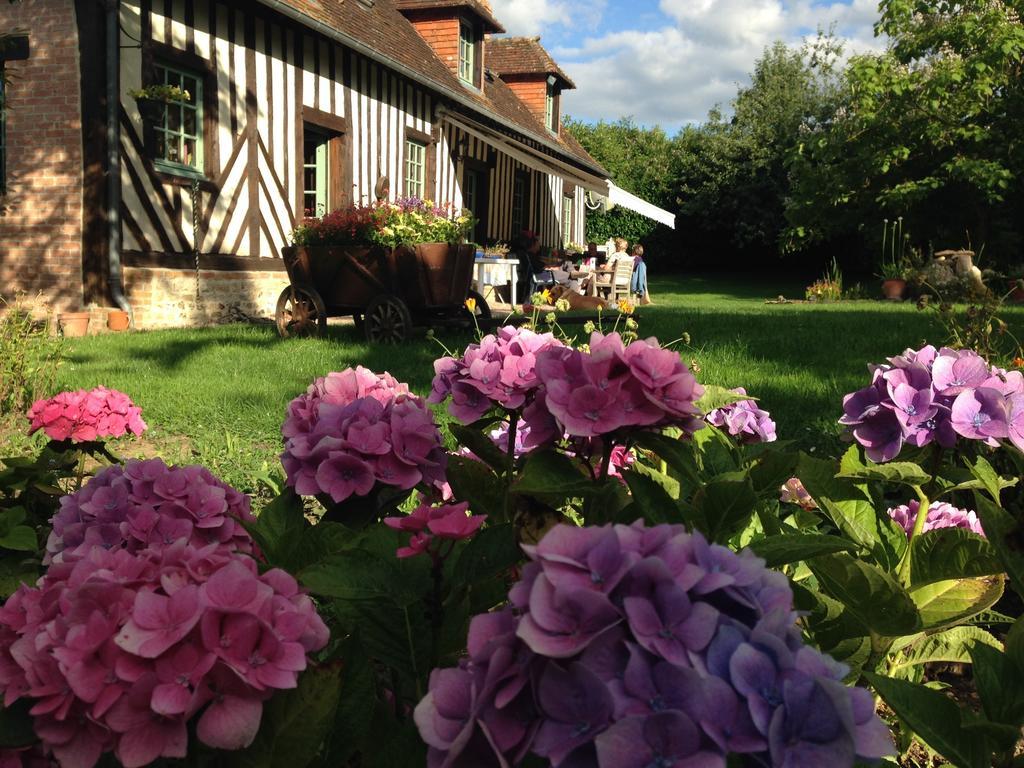 La Baronnie Bed & Breakfast Vieux-Pont Bagian luar foto